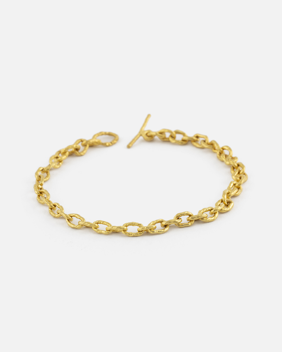 delicate bracelet in fine gold