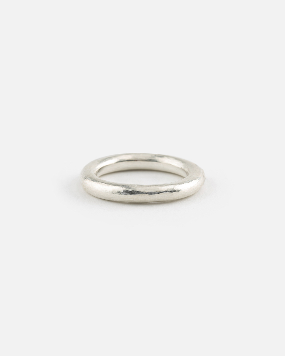 hammered silver ring with round profile 4.5mm