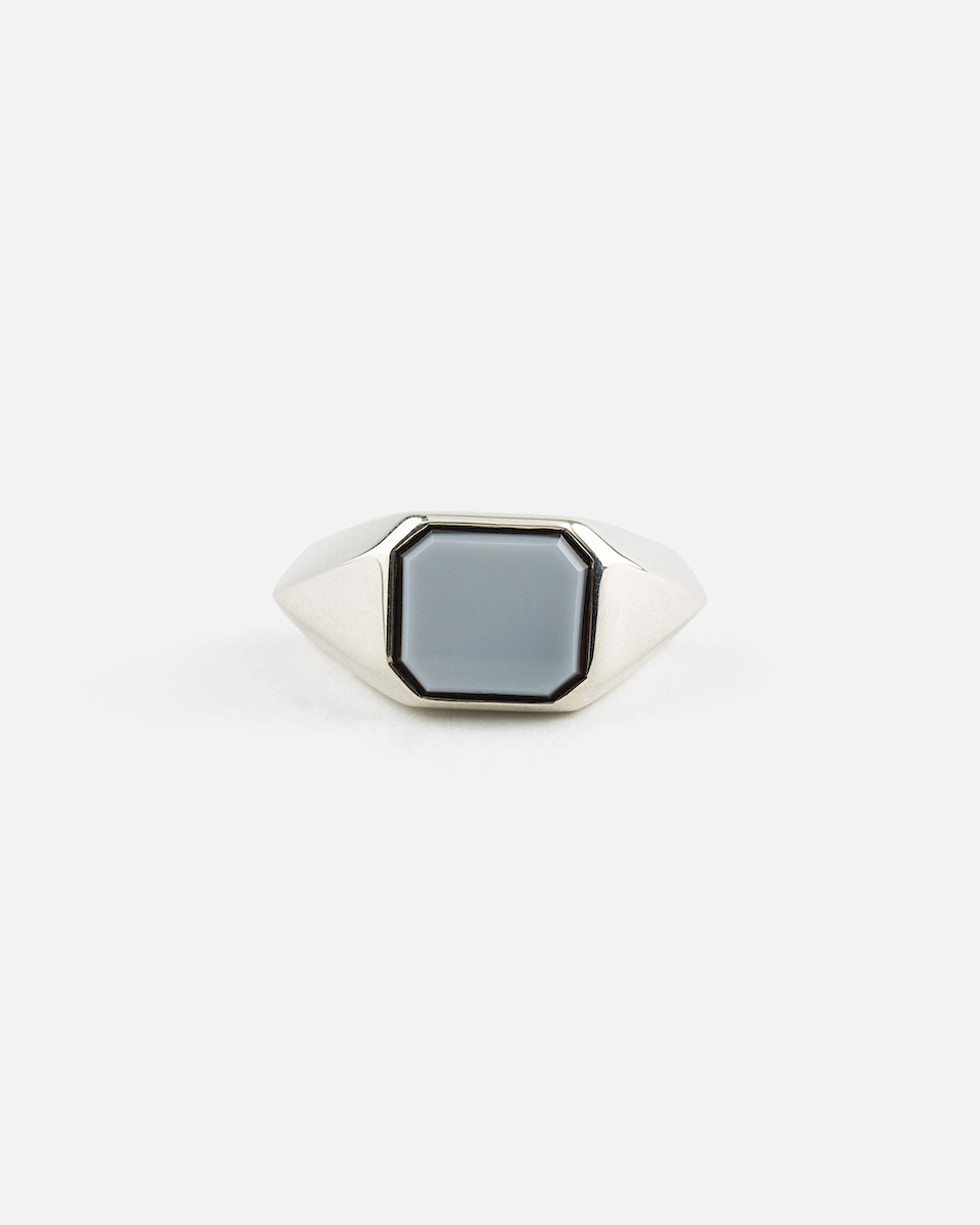 signet ring with layered agate