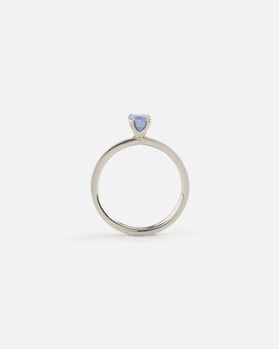 solitair platinum ring with blue saphire