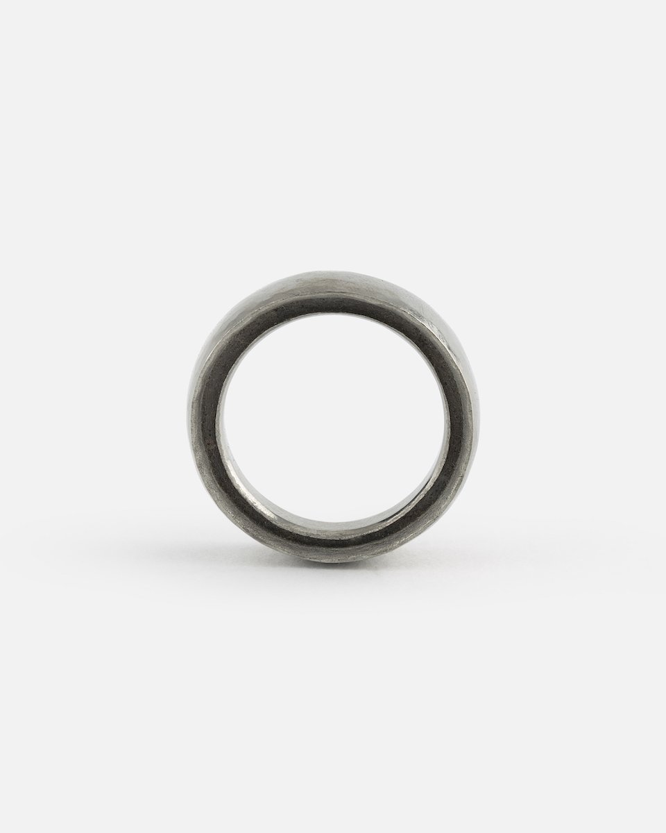 hammered hafnium ring with groove