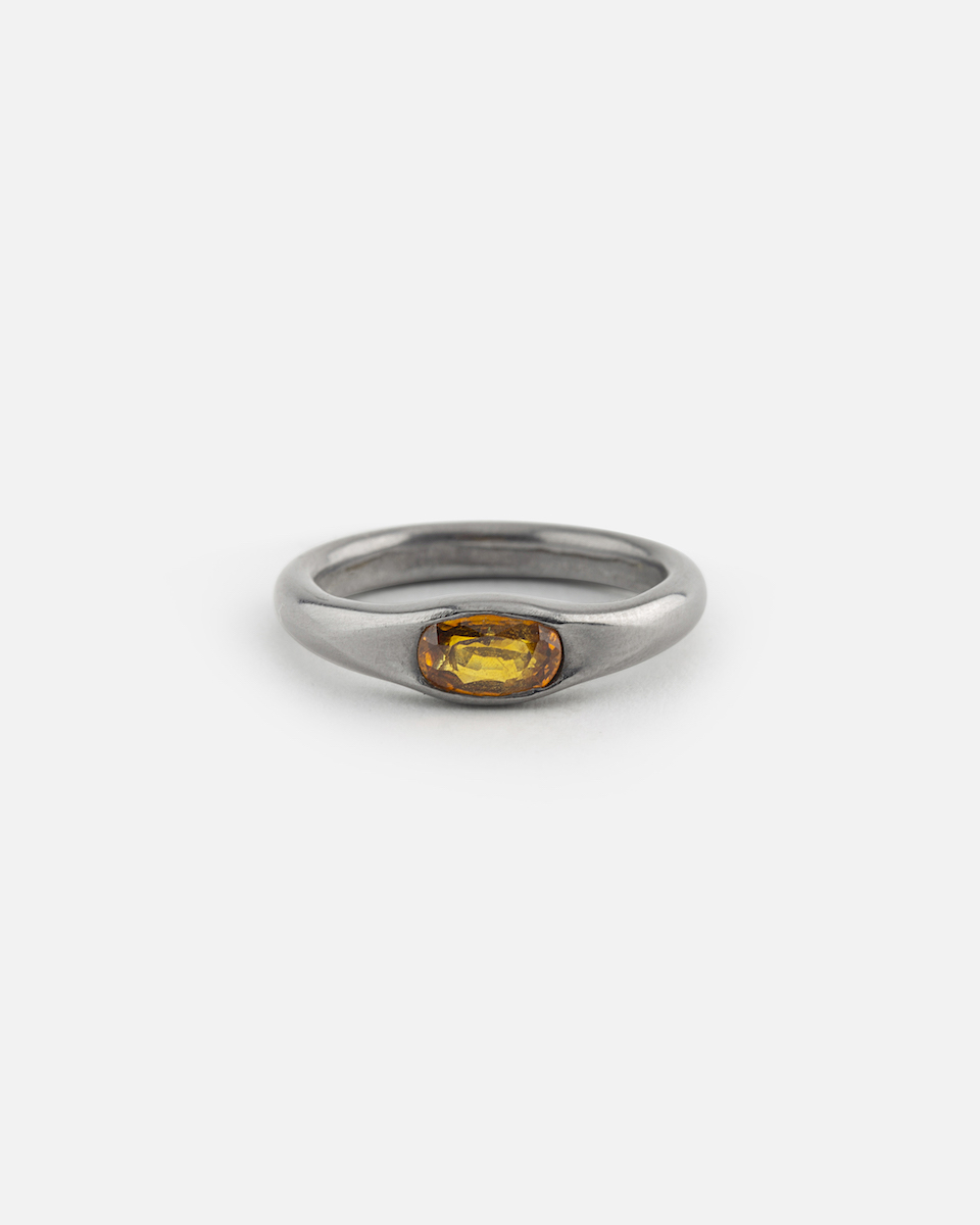 tantal ring with orange sapphire