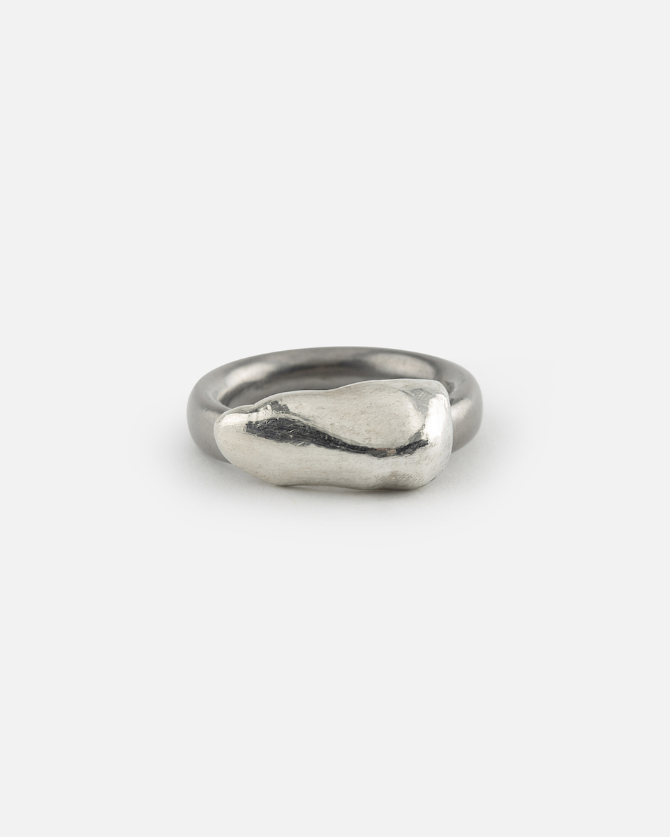 tantal ring with melted silver hat