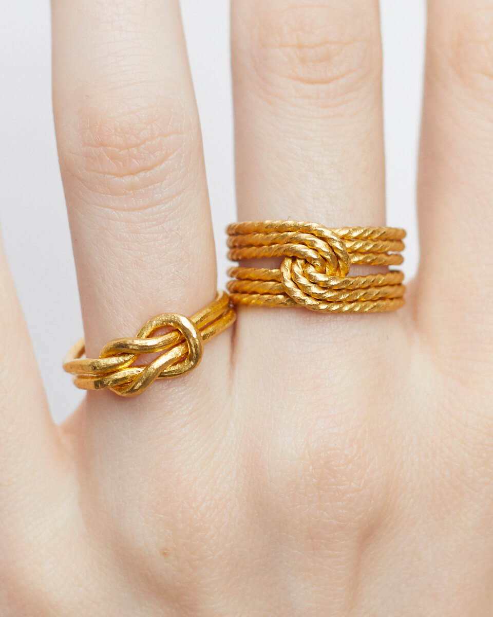 fine gold ring with knot