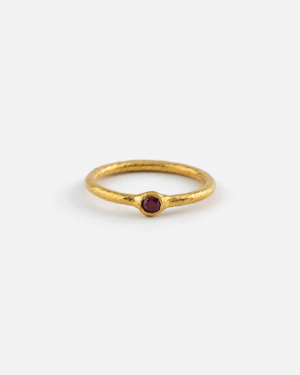 fine gold ring with ruby