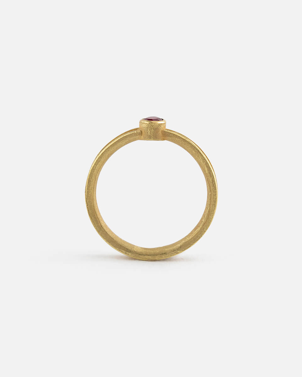 gold ring with ruby