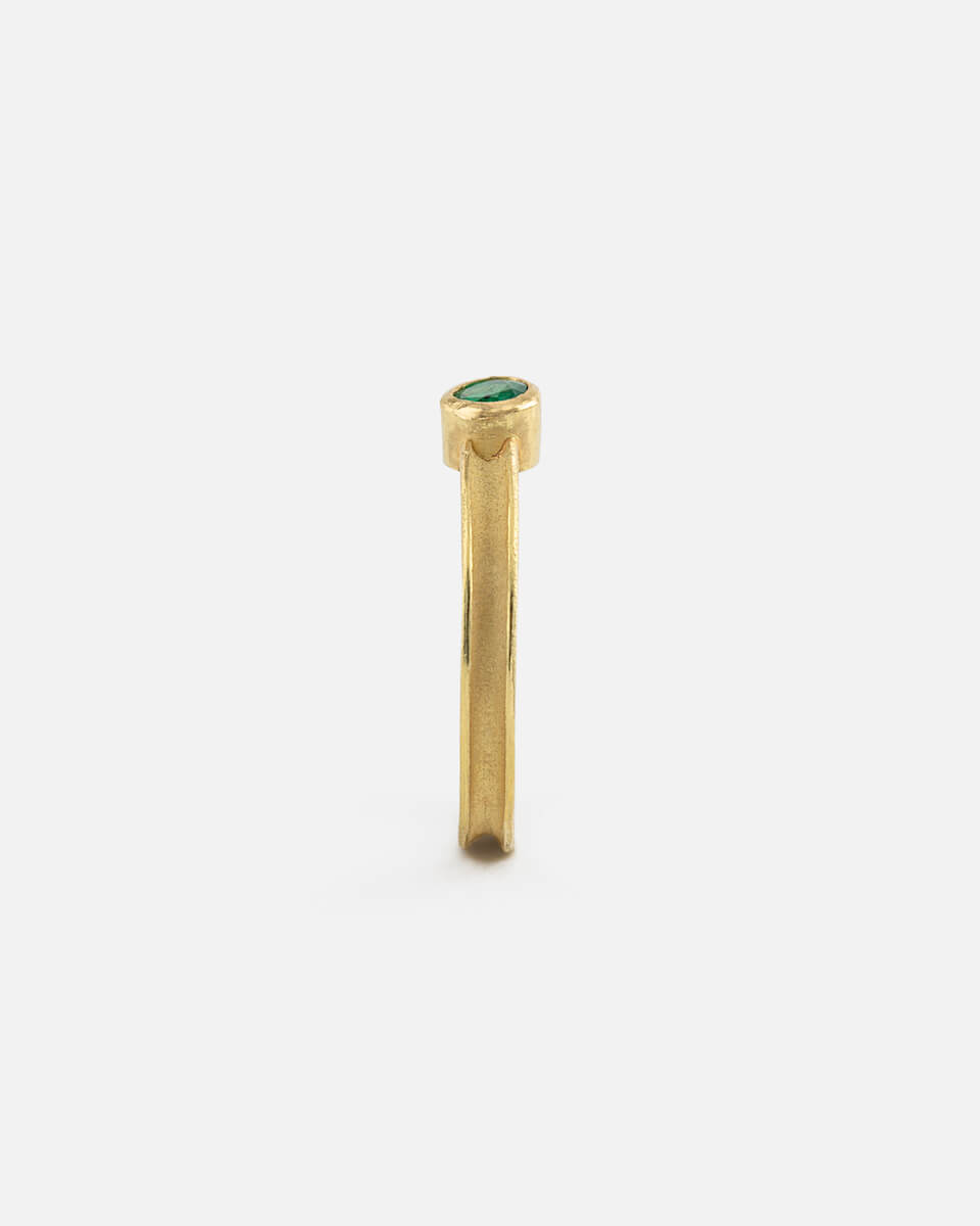 gold ring with emerald