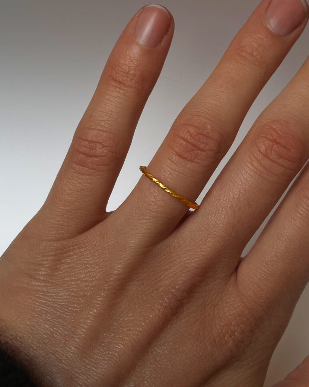 fine twisted ring gold